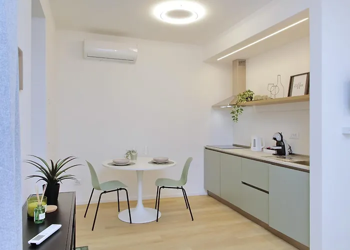 Charm San Giovanni Apartment *